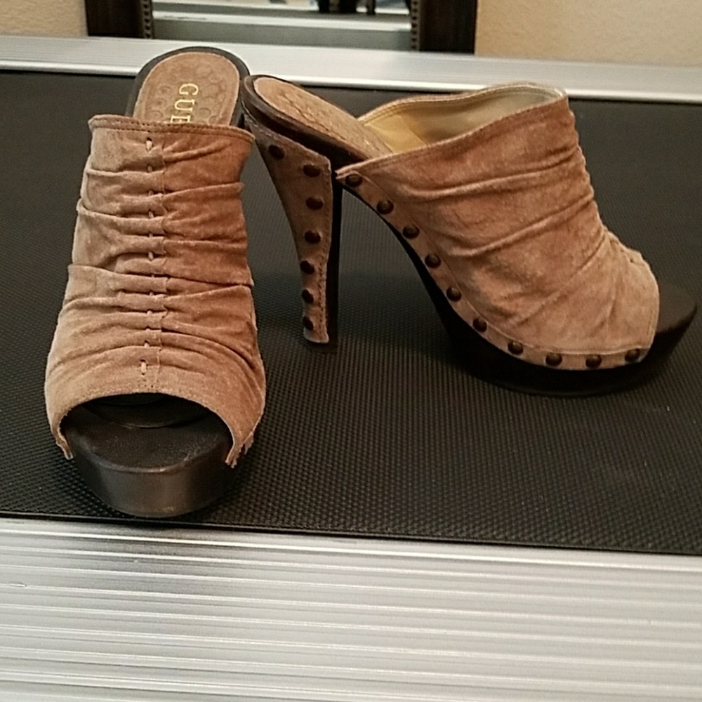 Guess Brown suede mules
